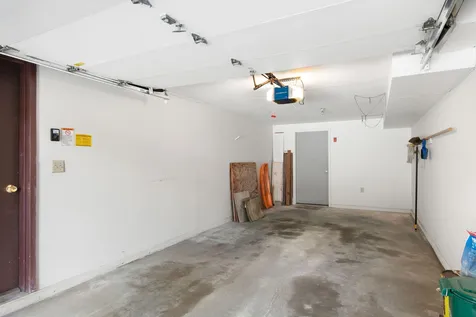 17 Robin Way Brattleboro VT 05301