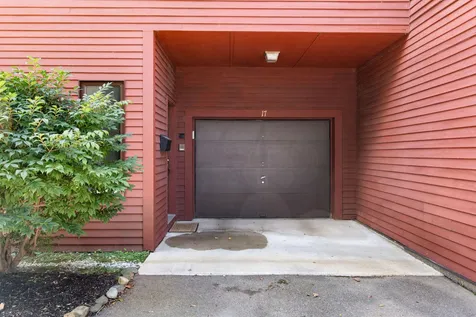17 Robin Way Brattleboro VT 05301