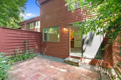 17 Robin Way Brattleboro VT 05301