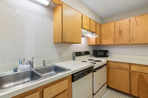17 Robin Way Brattleboro VT 05301