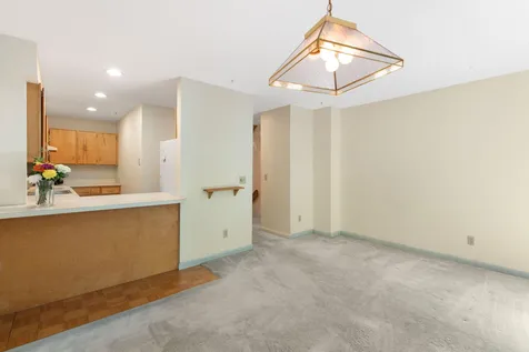 17 Robin Way Brattleboro VT 05301