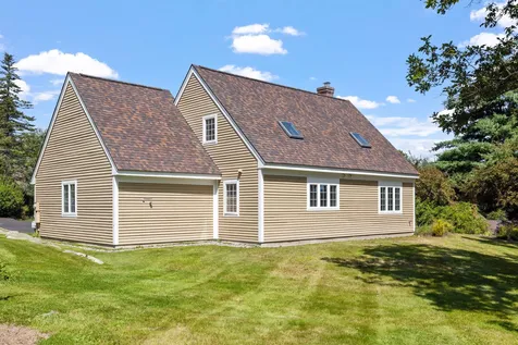 55 Garden Circle Laconia NH 03246