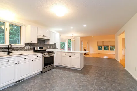 11 Deerwood Drive Litchfield NH 03052