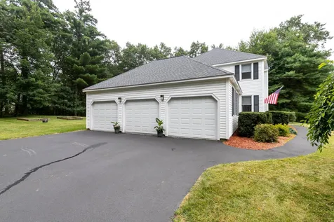 11 Deerwood Drive Litchfield NH 03052