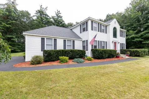 11 Deerwood Drive Litchfield NH 03052