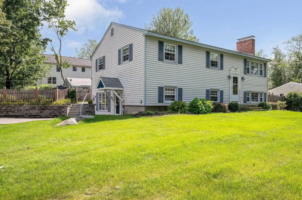 47 Whitehall Road Hooksett NH 03106