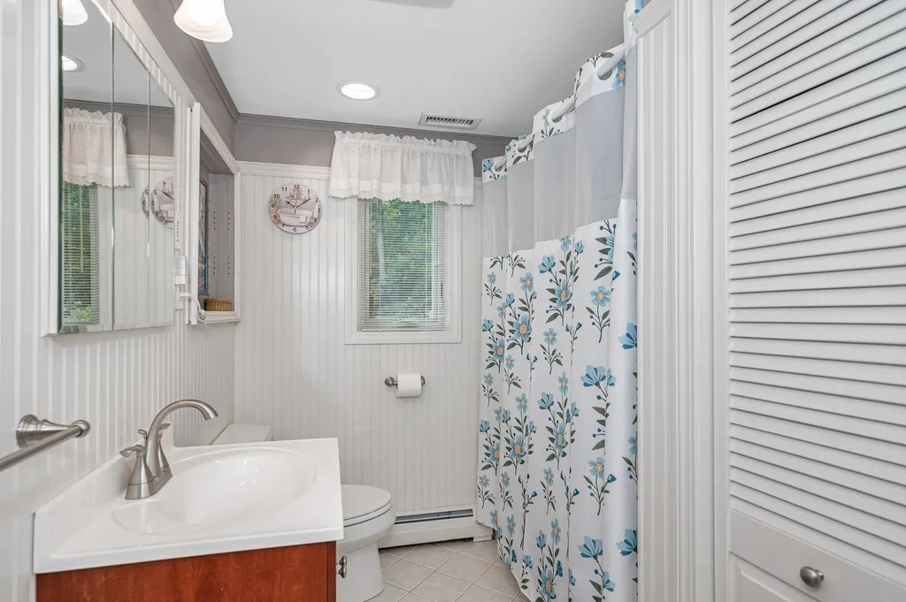 1 Greentrees Drive Hudson NH 03051