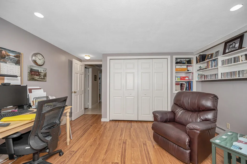1 Greentrees Drive Hudson NH 03051