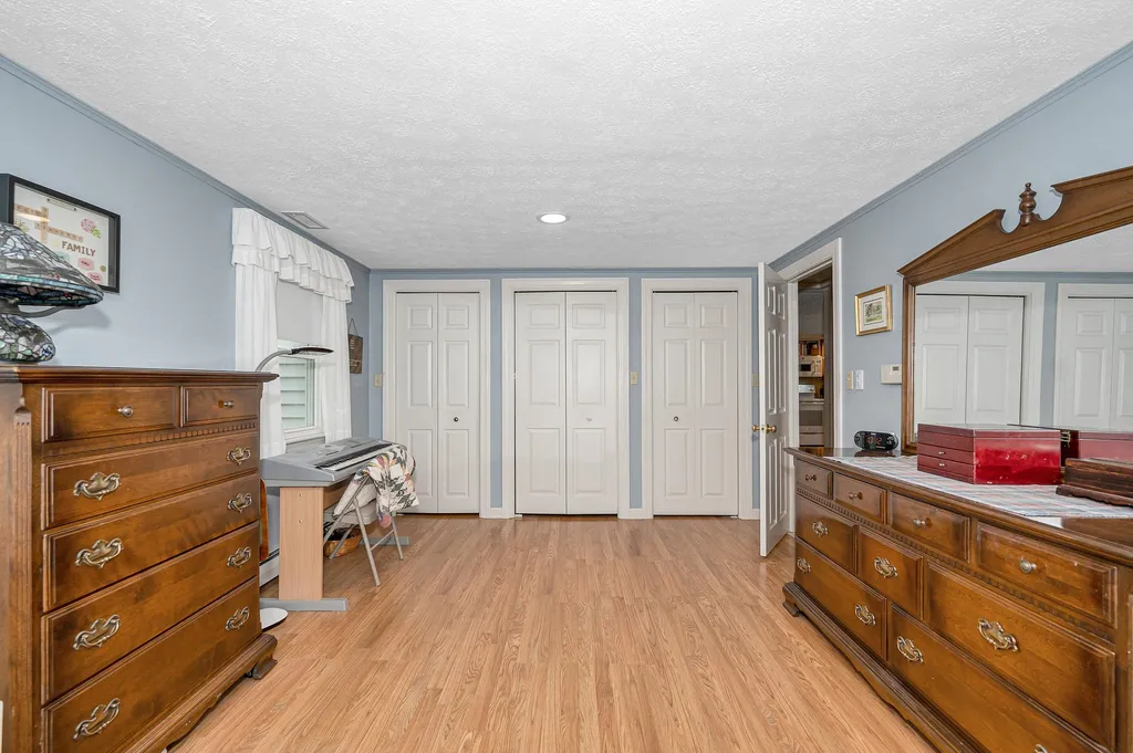 1 Greentrees Drive Hudson NH 03051