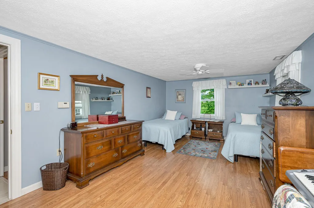 1 Greentrees Drive Hudson NH 03051