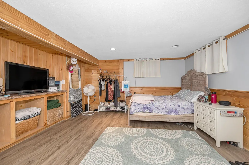 1 Greentrees Drive Hudson NH 03051