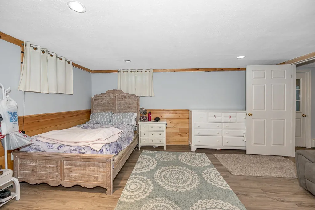 1 Greentrees Drive Hudson NH 03051