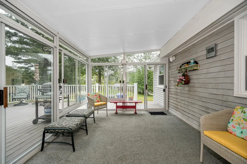 1 Greentrees Drive Hudson NH 03051