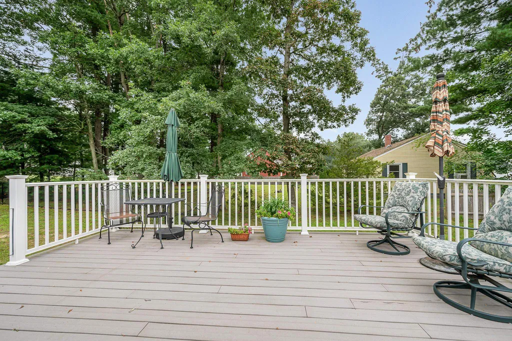 1 Greentrees Drive Hudson NH 03051
