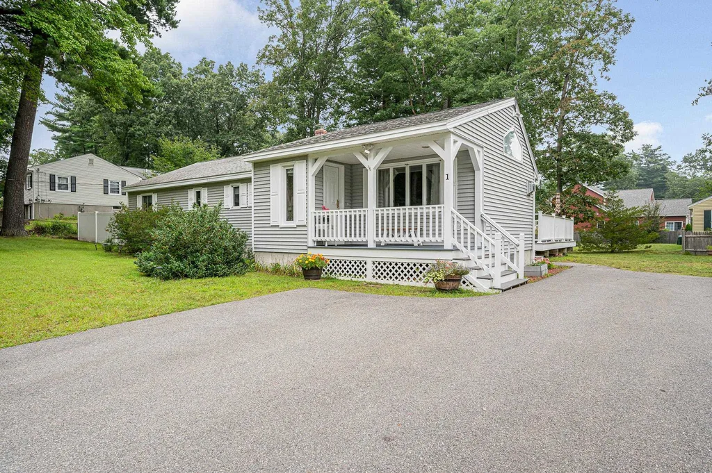 1 Greentrees Drive Hudson NH 03051