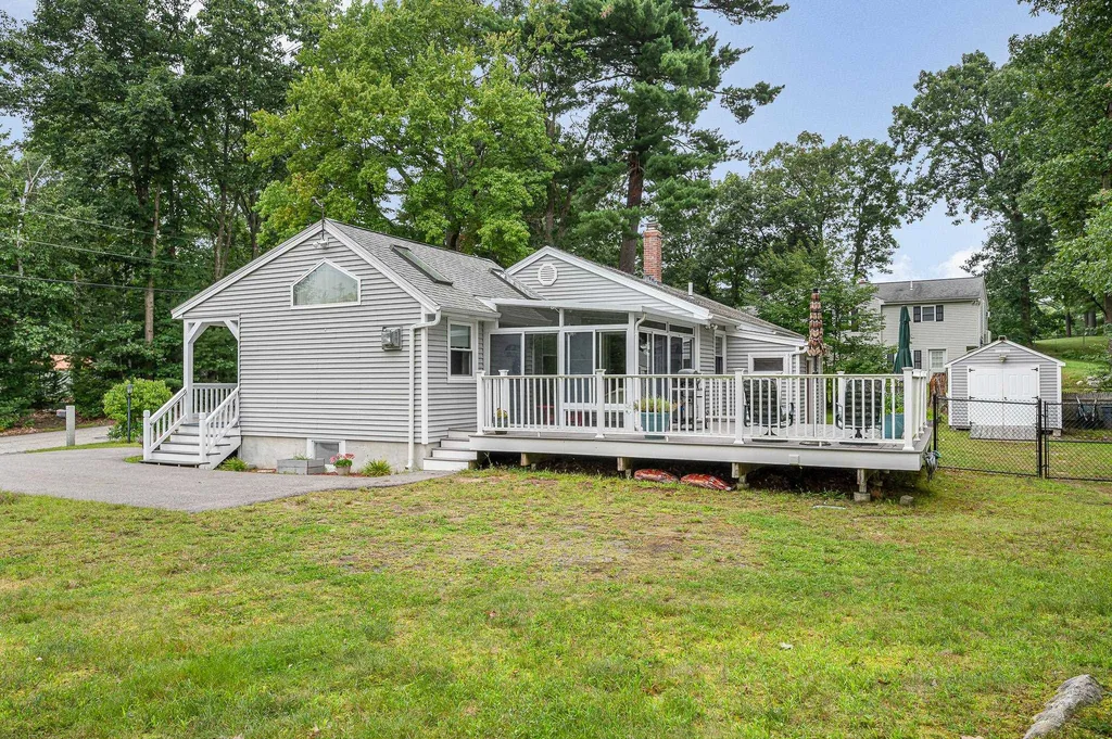 1 Greentrees Drive Hudson NH 03051