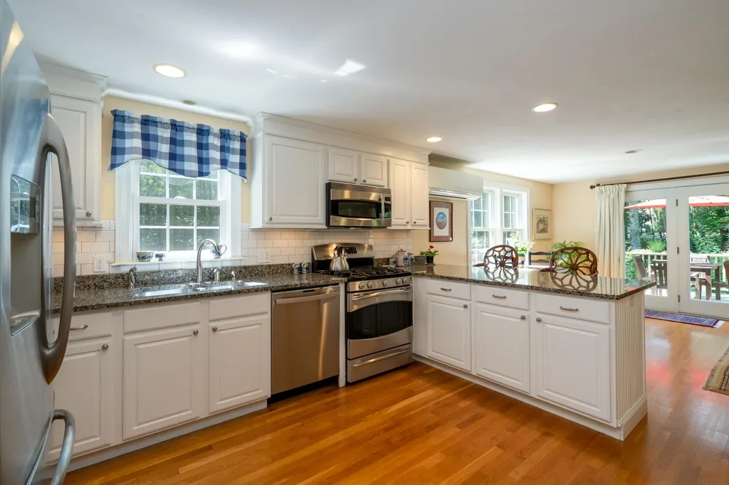 2 Ferrin Woods Road York ME 03909-5395