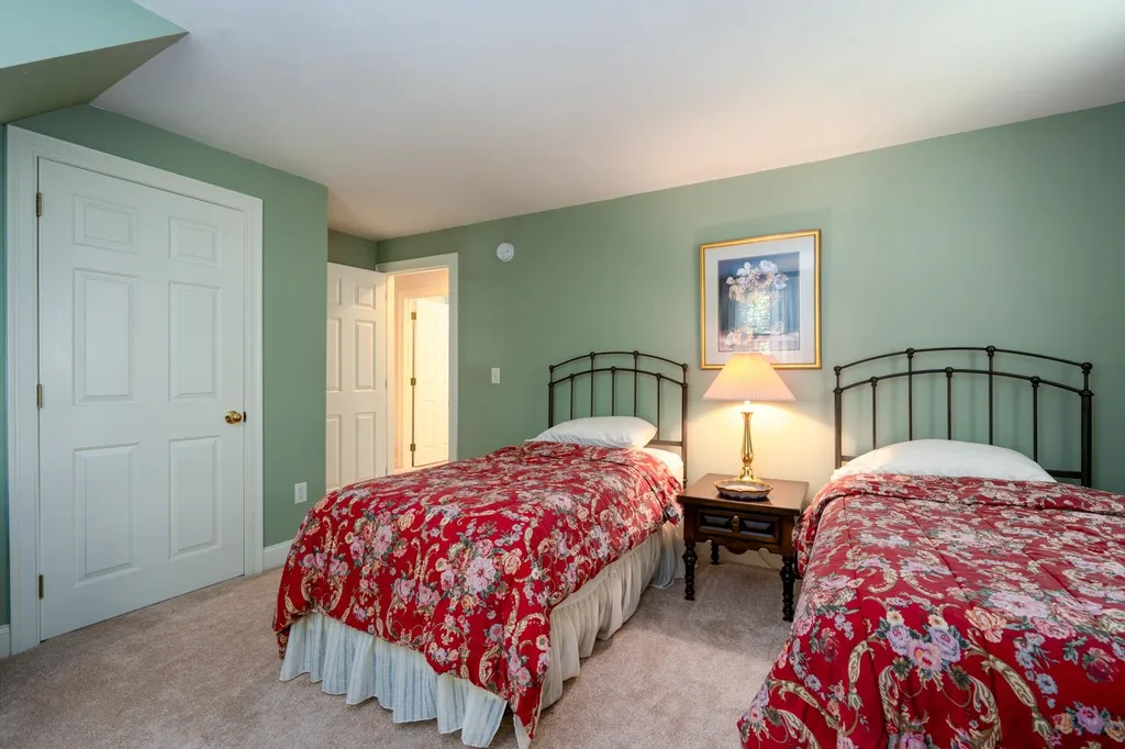 2 Ferrin Woods Road York ME 03909-5395