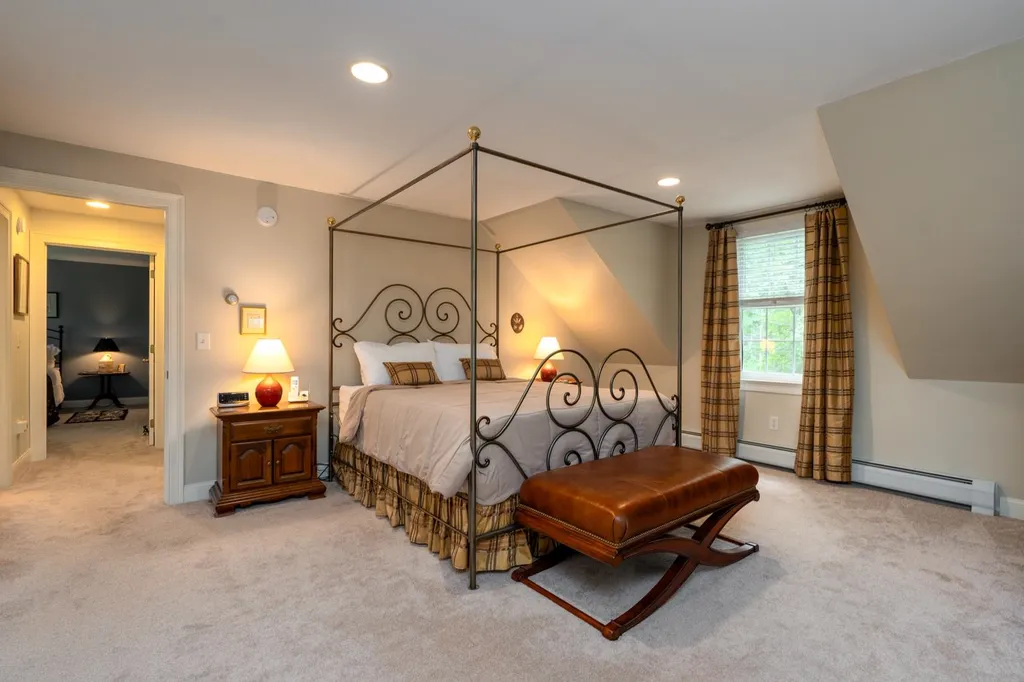 2 Ferrin Woods Road York ME 03909-5395