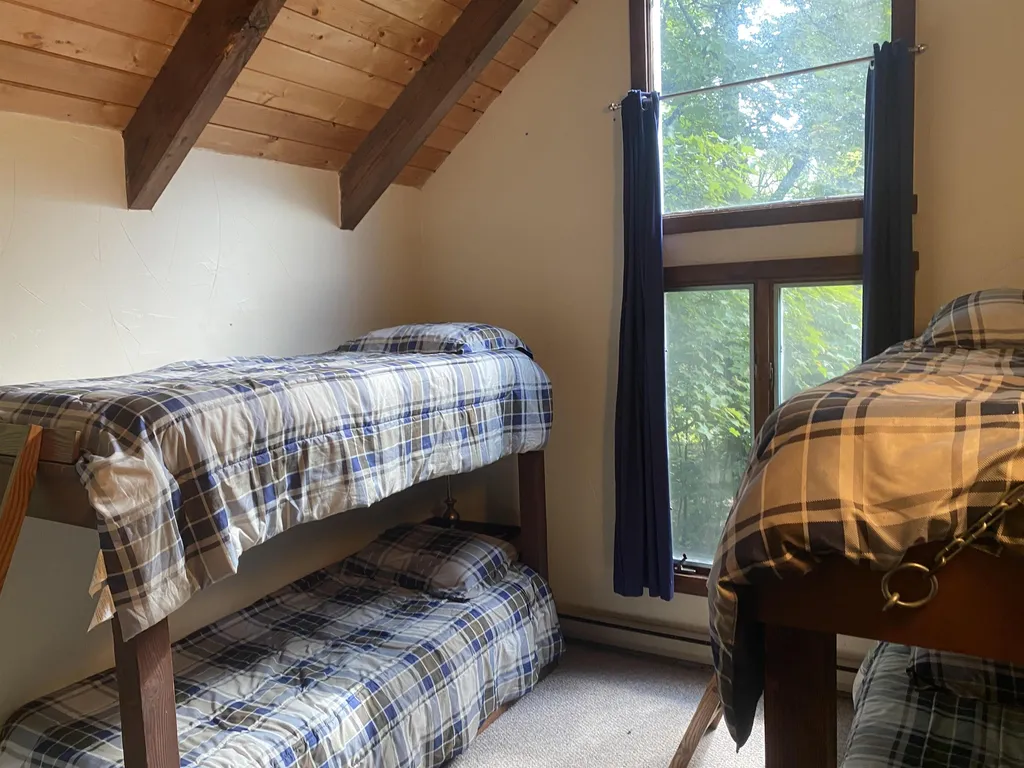 195 Stratton Gate Road Jamaica VT 05343