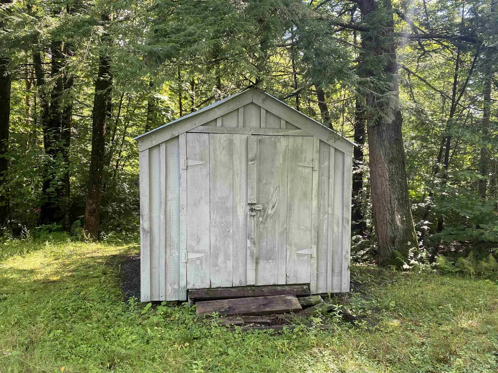 195 Stratton Gate Road Jamaica VT 05343