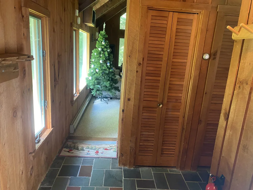 195 Stratton Gate Road Jamaica VT 05343
