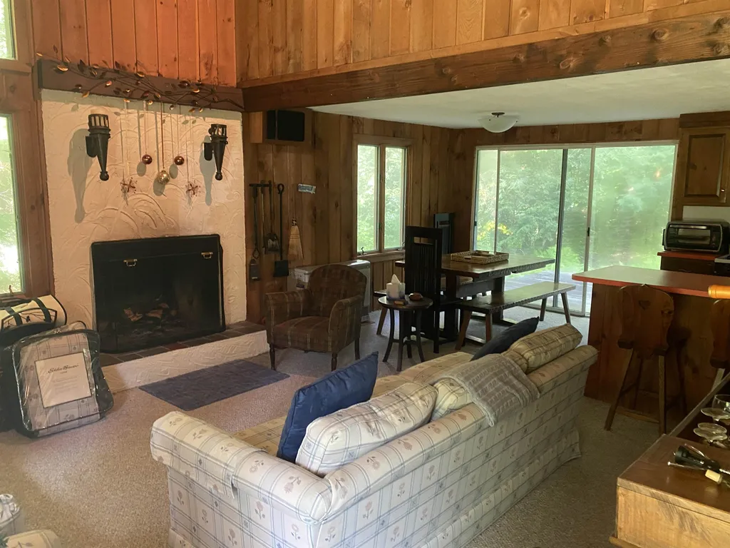 195 Stratton Gate Road Jamaica VT 05343
