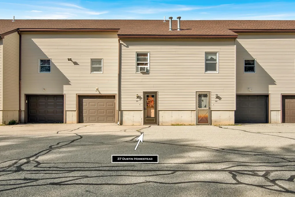 37 Dustin Homestead Rochester NH 03867