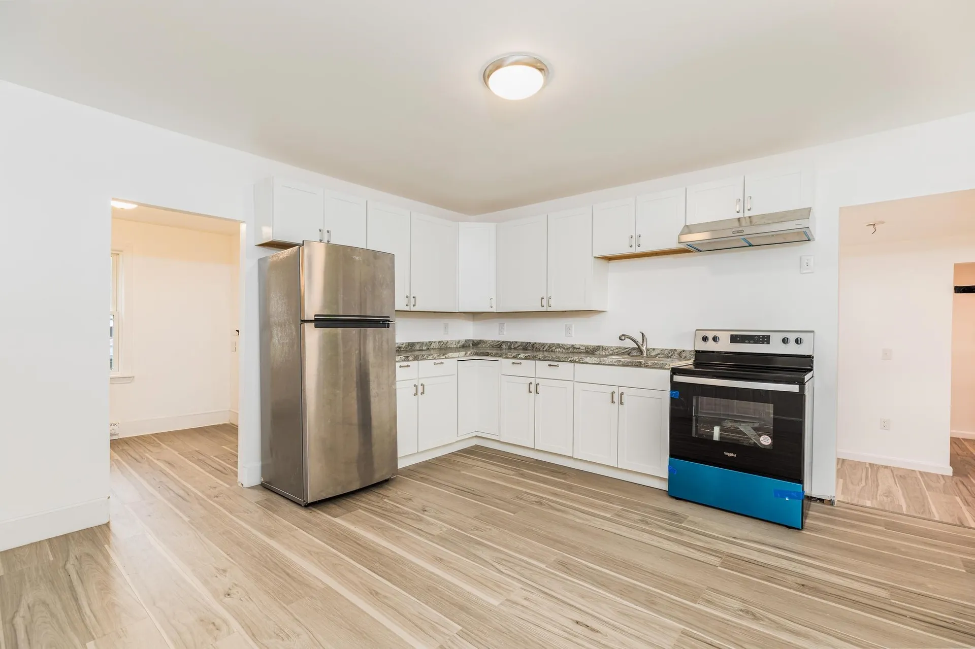 93 Railroad Avenue Seabrook NH 03874