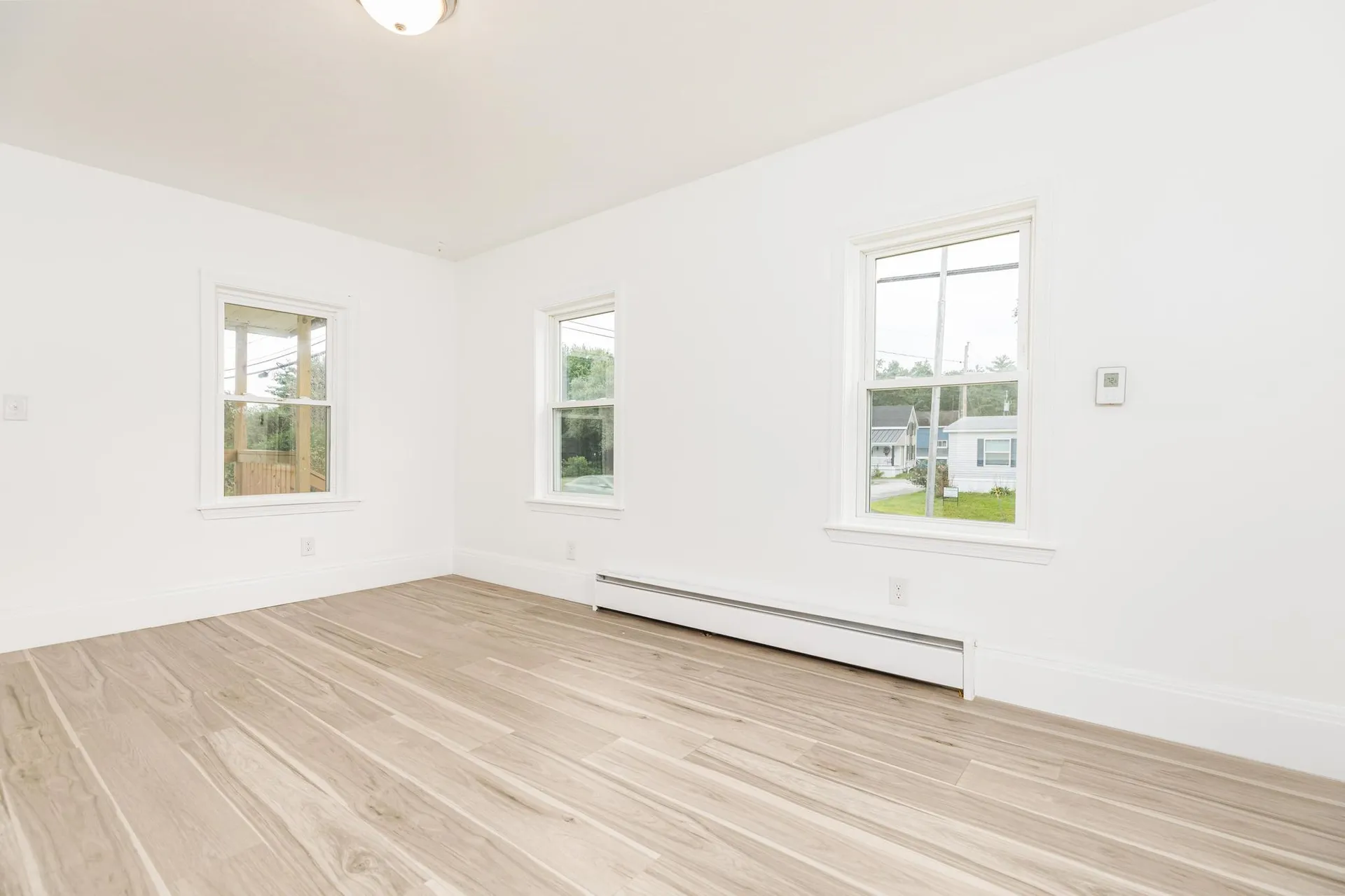93 Railroad Avenue Seabrook NH 03874