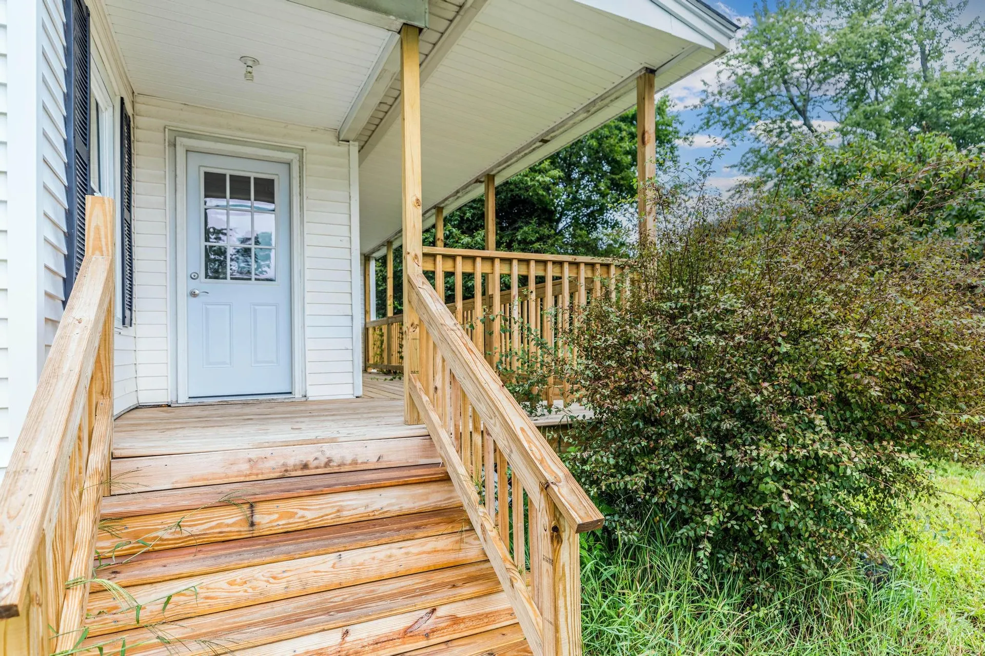 93 Railroad Avenue Seabrook NH 03874
