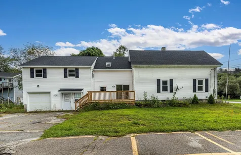 93 Railroad Avenue Seabrook NH 03874