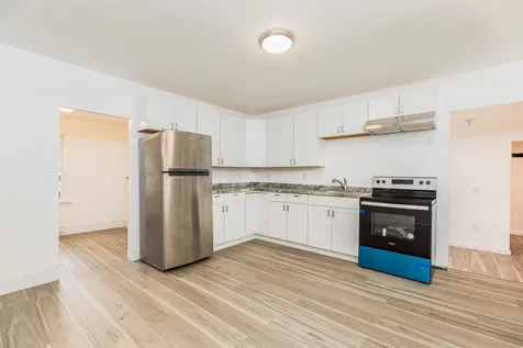 93 Railroad Avenue Seabrook NH 03874