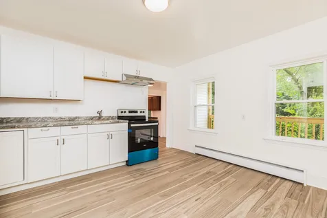 93 Railroad Avenue Seabrook NH 03874