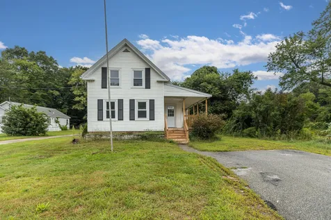 93 Railroad Avenue Seabrook NH 03874