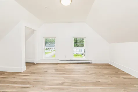 93 Railroad Avenue Seabrook NH 03874