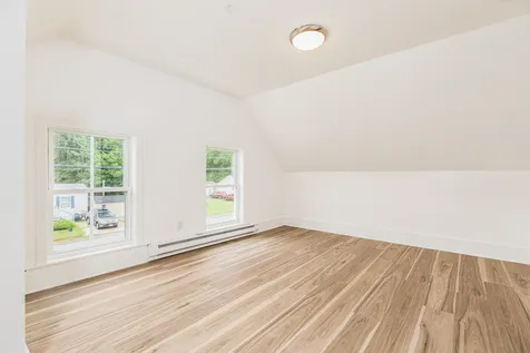 93 Railroad Avenue Seabrook NH 03874