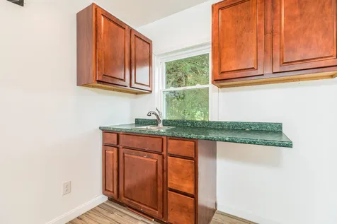 93 Railroad Avenue Seabrook NH 03874
