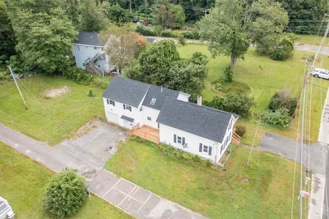 93 Railroad Avenue Seabrook NH 03874