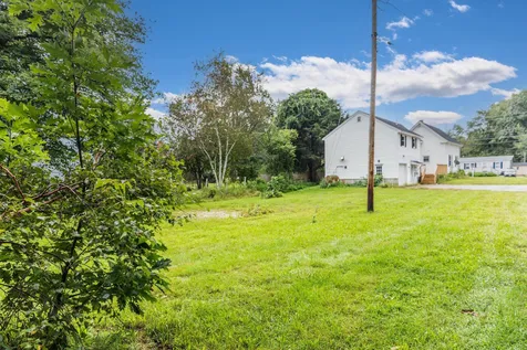 93 Railroad Avenue Seabrook NH 03874