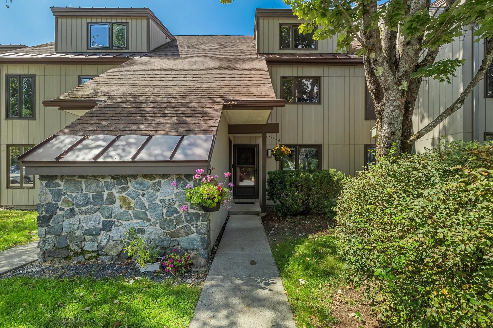 109 Brook Hollow Hanover NH 03755