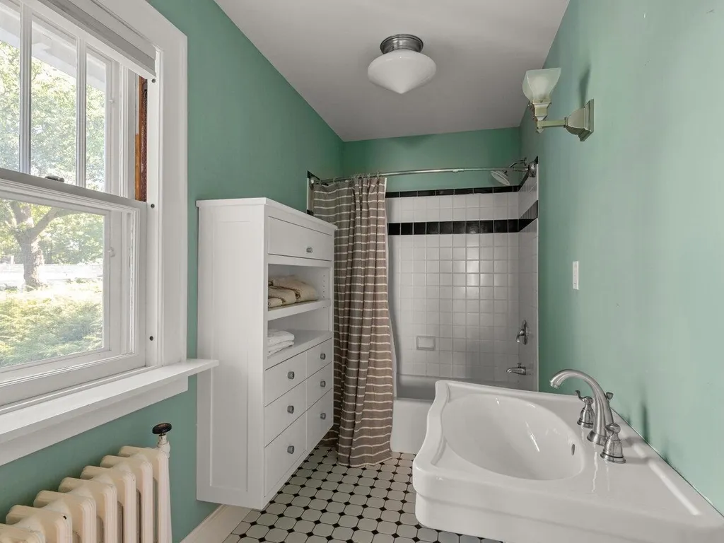 48 Henderson Terrace Burlington VT 05401
