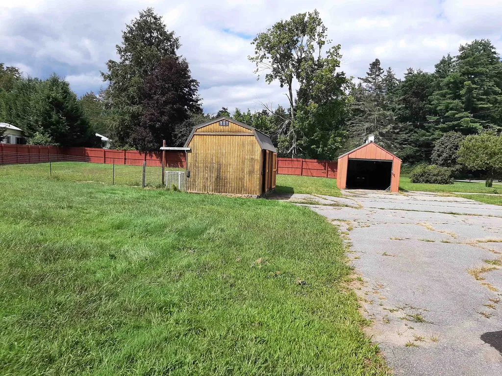 201 Lovers Lane Road Charlestown NH 03603