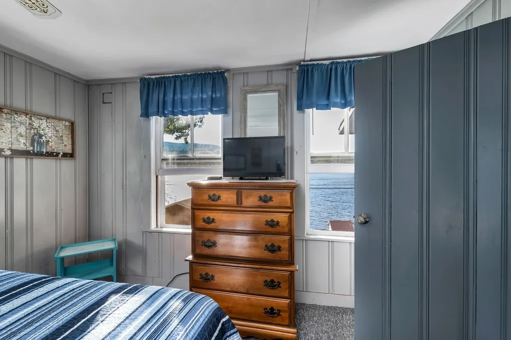 108 East Side Drive Alton NH 03810