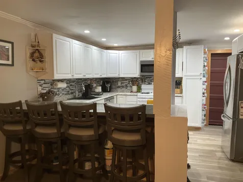 17 Anthony Circle Swanzey NH 03446