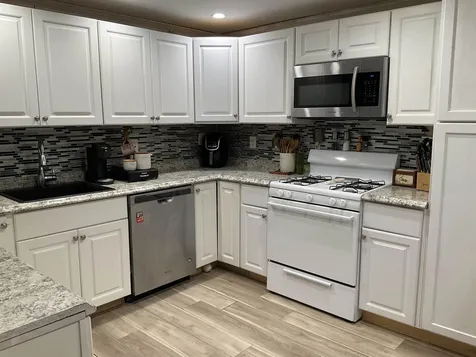 17 Anthony Circle Swanzey NH 03446