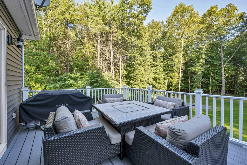 227 Ash Swamp Road Newmarket NH 03857