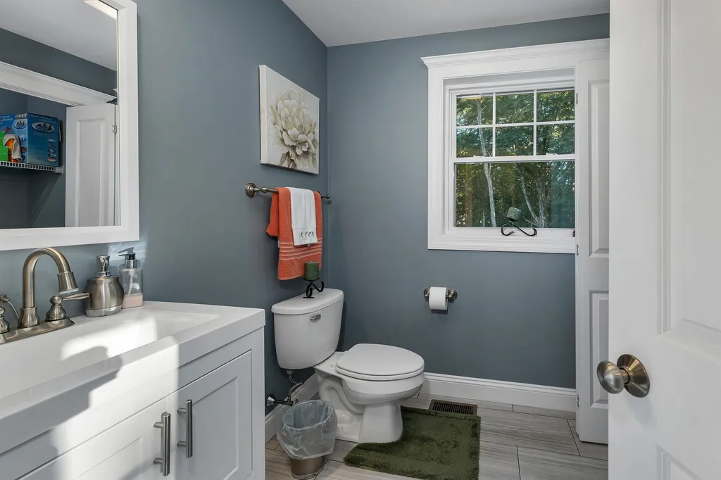 227 Ash Swamp Road Newmarket NH 03857