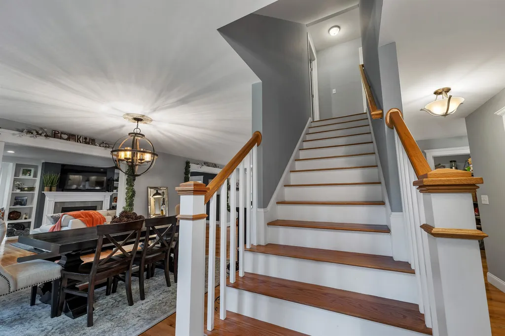 227 Ash Swamp Road Newmarket NH 03857