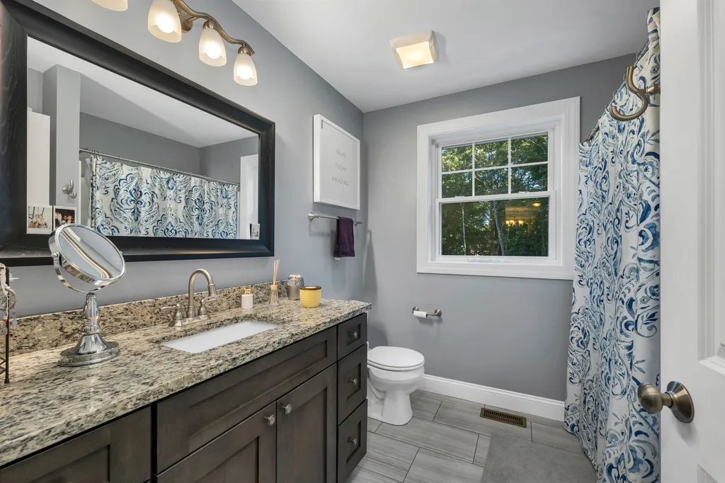 227 Ash Swamp Road Newmarket NH 03857